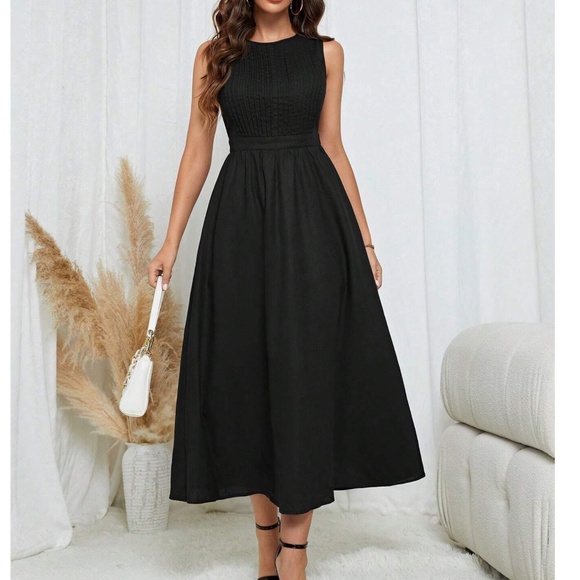 Classic Pleated Sleeveless High Waisted Maxi Dress - Picture 1 of 7